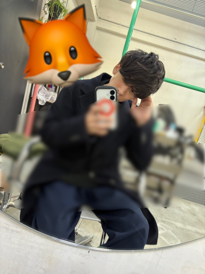 4745