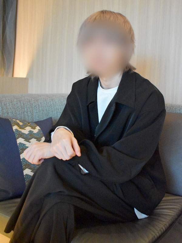 白