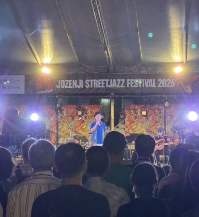 8219